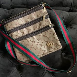 Crossbody bag new. Not authentic